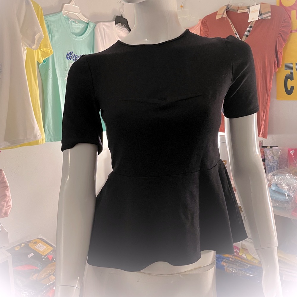 ✨ Small BCBG Maxazaria blouse